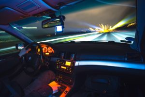 Dojazd na lotnisko. W podróży liczy się komfort – wypożyczalnia busów i aut osobowych lotnisko Poznań, Bydgoszcz