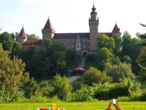 Zamek w Malborku z dzieckiem: jak zaplanować rodzinną wizytę i skorzystać z atrakcji dla najmłodszych